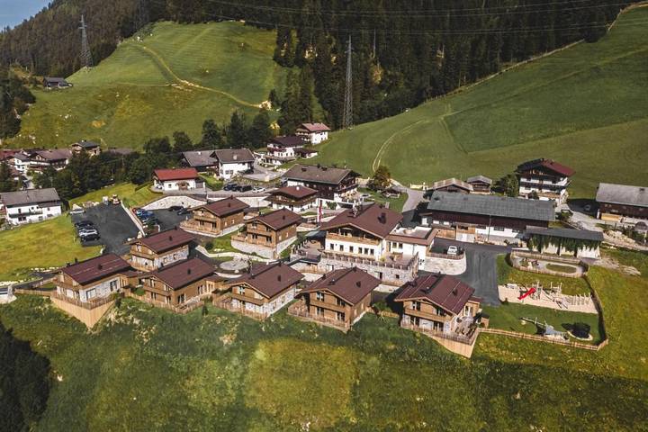 Chalet voor 7 personen, with Balkon and Terras as well as Tuin and Zwembad in Gerlos
