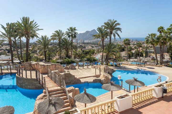 Ferienhaus 'Roja' mit Meerblick, WLAN und Klimaanlage in Imperial Park Resort, Calpe