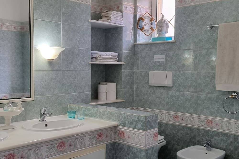 Discover this elegant villa, with privat pool, nestled in Mediterrenean Salento in Lido Marini, Golfe de Tarente