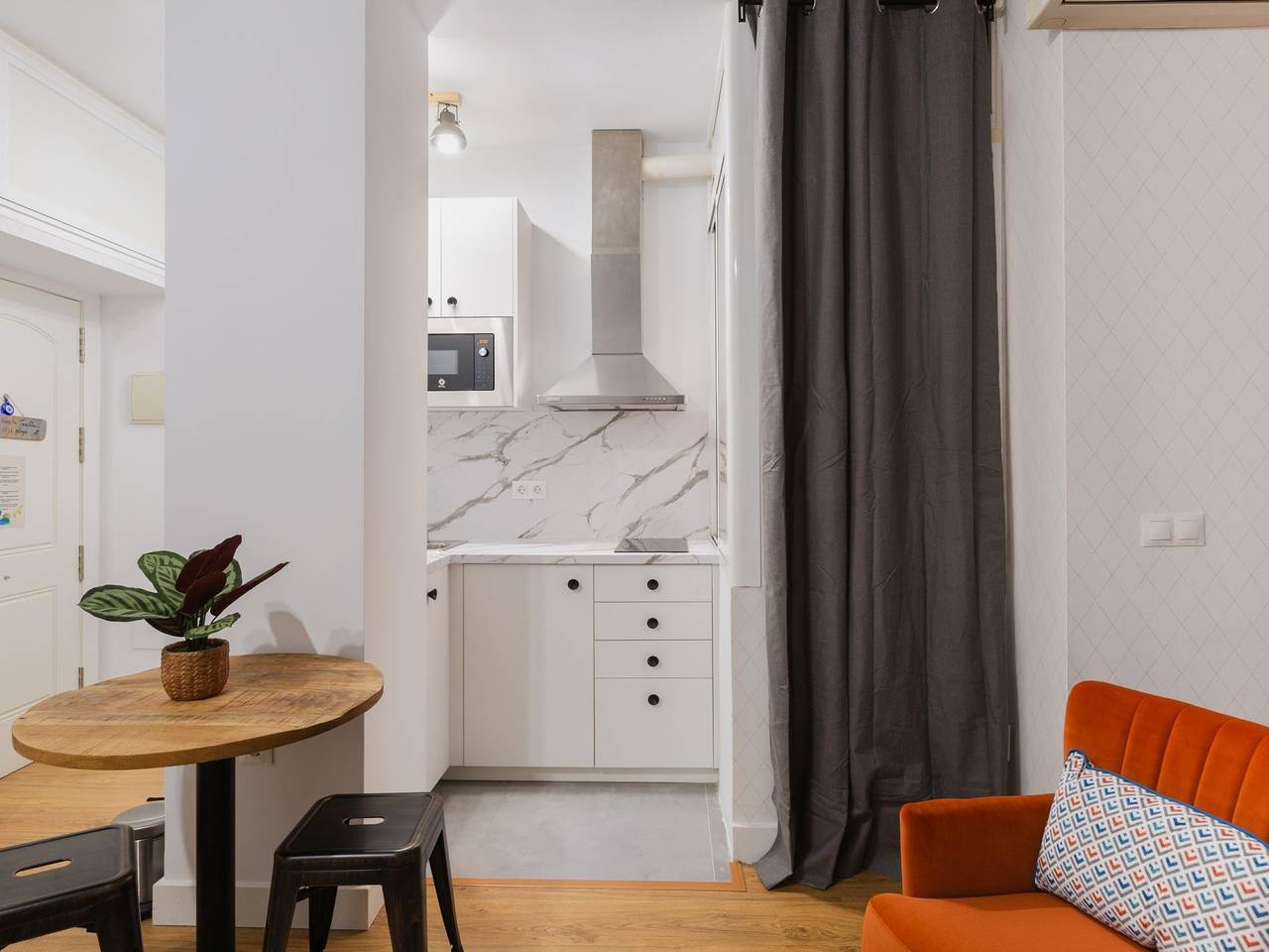 Hel studio-lejlighed, Casa Armonía, charming apartment in the centre in Centro (Málaga), Malaga