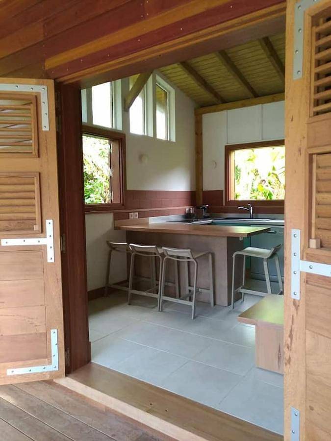 Location de vacances pour 4 personnes, avec vue et jardin à Gourbeyre - 2
