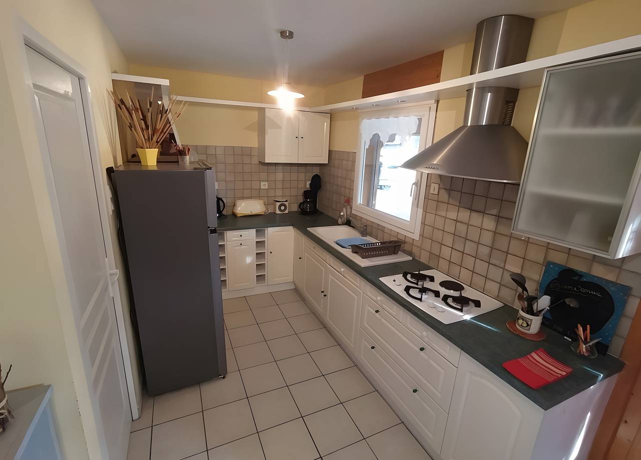 Chalet con terrazza privata, giardino esclusivo e Wi-Fi in Tence, Alta Loira