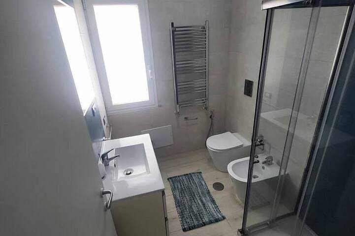 Appartamento intero, 25 m dal mare con terrazza e parcheggio in Formia, Provincia di Latina