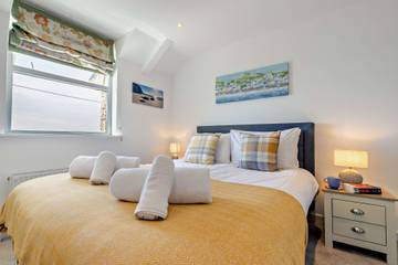 Holiday Rental for 10 People in Porthleven, Cornwall, Photo 1