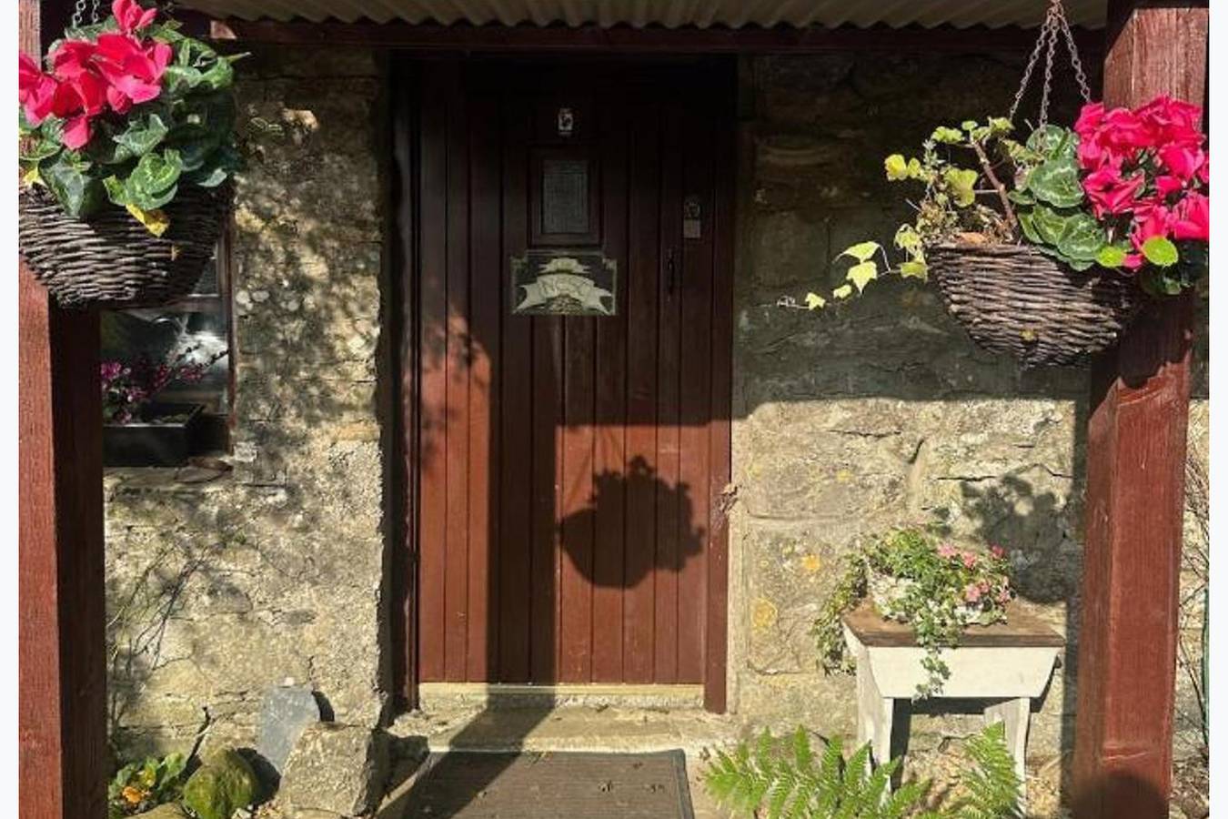 Cottage - Sleeps 3 - Parking - Garden - Lake Side in Donegal, County Donegal