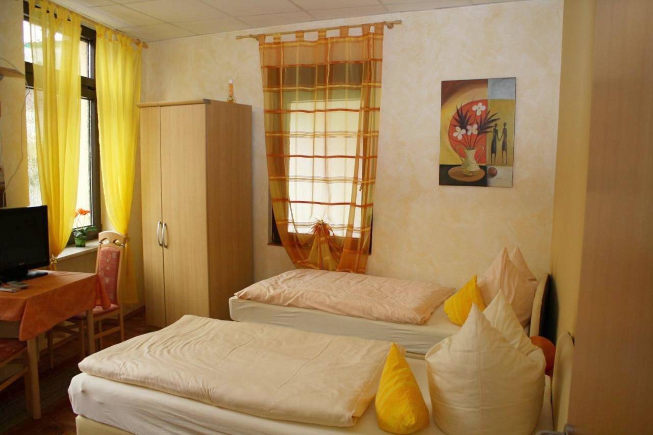 Standard Double Room with Shared Bathroom in Bruchsal, Kraichgau