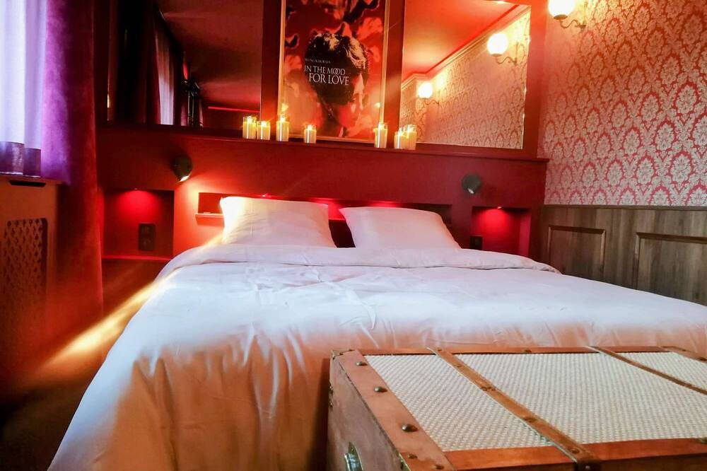 Entire apartment, Love Room Alsace La Courtisane in Niederbronn-les-Bains, Nordelsass