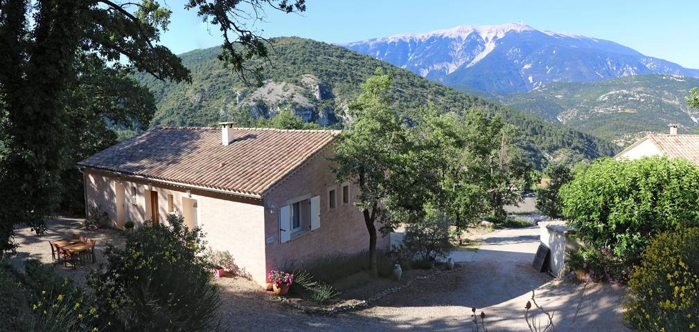Gîte pour 6 personnes, avec terrasse et jardin