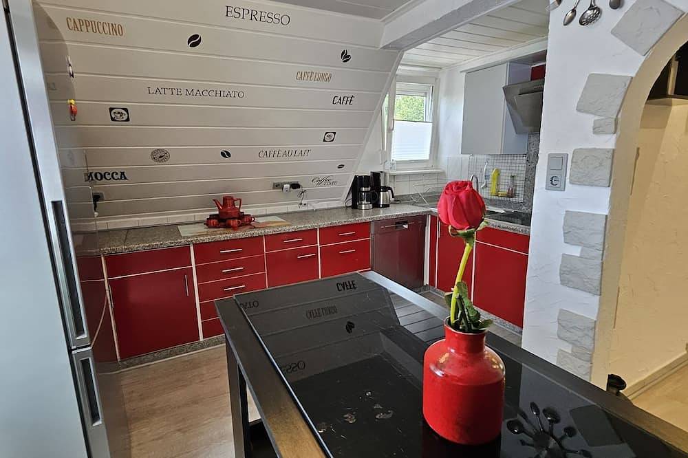 Ganze Wohnung, Gemütliche Zwei Zimmer Wohnung mit Küche und Terrasse in Offenburg, Mittlerer Schwarzwald