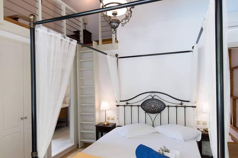 Wunderschöne Villa mit Privatpool, nur 50 m vom Meer entfernt in Agios Nikitas, Griechenland