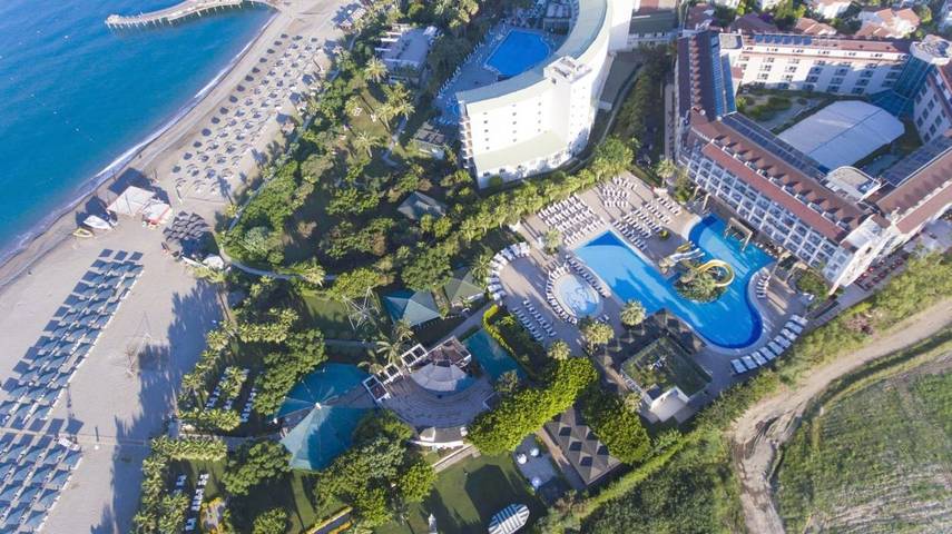 Resort for 3 personer, sauna og hage i tillegg til badebasseng og jacuzzi i Asia
