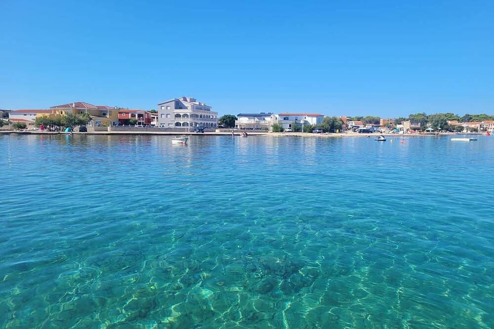 Ganze Wohnung, Ferienwohnung Villa Helan direkt am Meer Insel Vir in Vir
