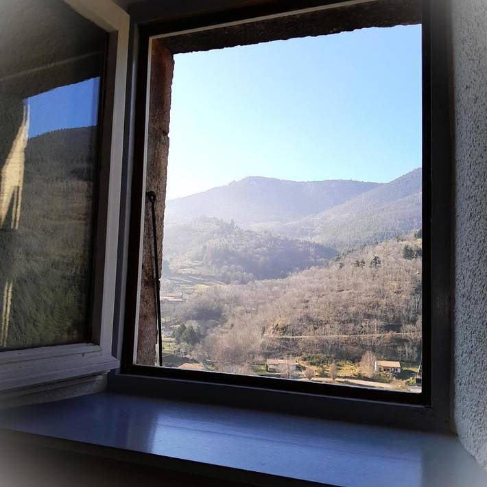 Gîte pour 3 personnes, avec jardin et vue ainsi que piscine et bassin pour enfant dans Saint-Julien-Vocance - 2