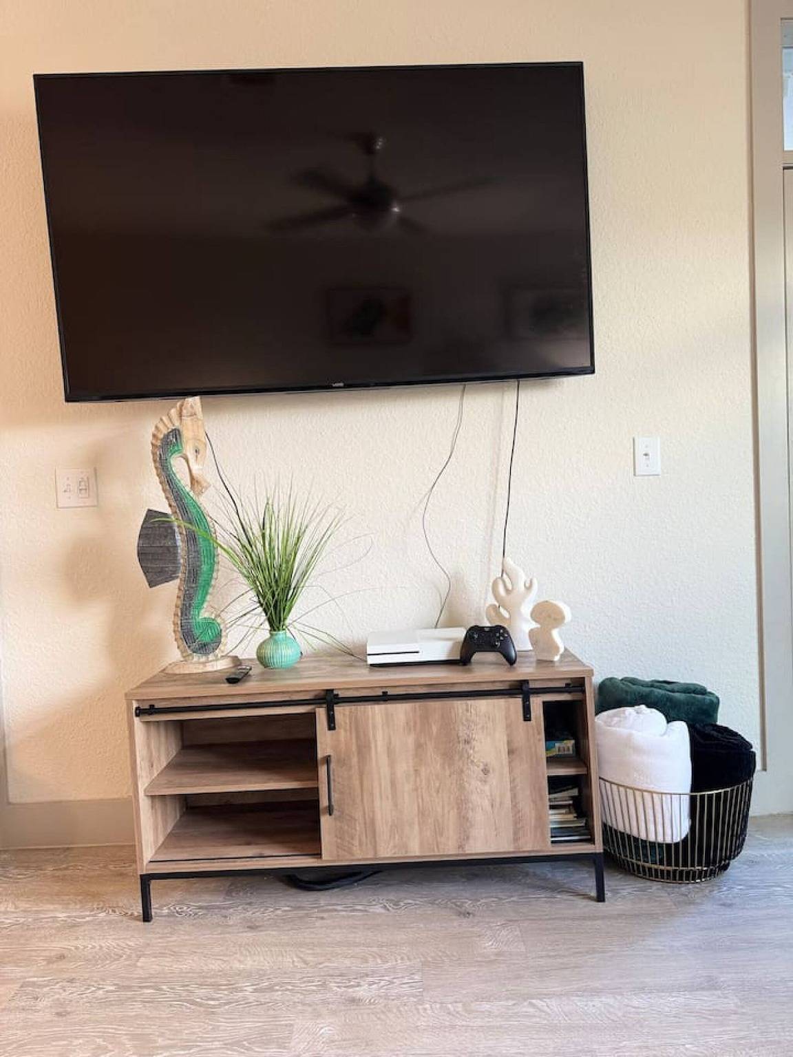 Ganze Wohnung, Luxuriöse Eigentumswohnung am Flussufer, nur wenige Schritte von der Innenstadt entfernt, kostenlose Parkplätze in San Antonio, Bexar County