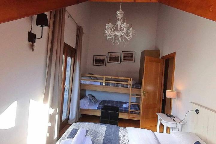 Ganze Wohnung, Latitude 42 - tucasaenlospirineos in Escarrilla, Sallent de Gállego