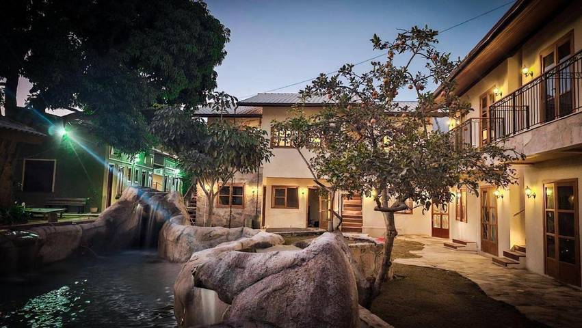 Casas e apartamentos de temporada para 4 pessoas, com piscina e jardim em Mucugê