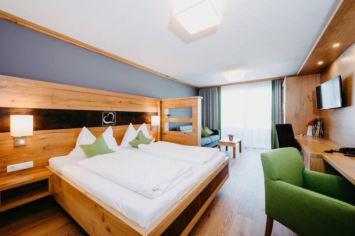 Ferienwohnung für 4 Personen, mit Balkon und Terrasse sowie Garten und Sauna in Radstadt