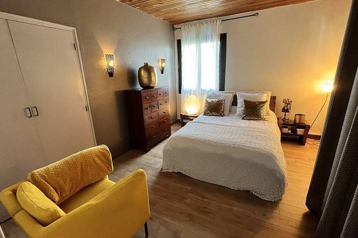 Location de vacances pour 10 personnes, avec terrasse et jacuzzi à Urcuit - 2