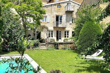 Location de vacances pour 7 personnes, avec terrasse et jardin à Saint-Cyr-au-Mont-d'Or
