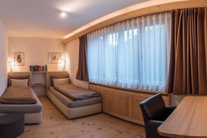 Ganze Wohnung, Les Silenes Appartement/Fewo, Dusche oder Bad, Wc 6-Bettwohnung in Gstaad, Saanen