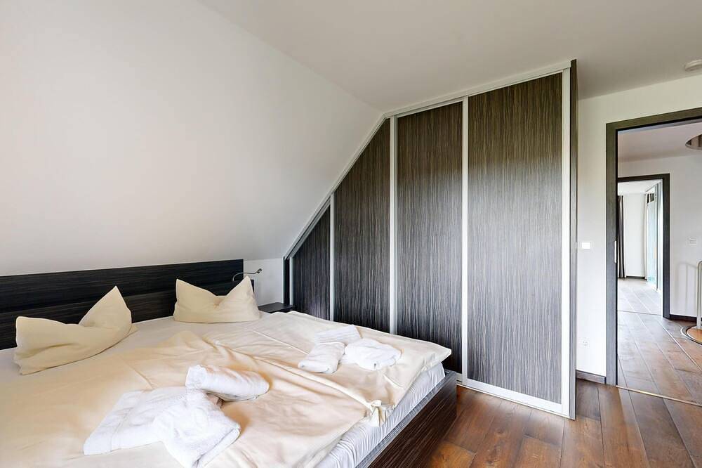 Exklusive Ausstattung in ruhiger Lage mit Meerblick, Kamin, Sauna, Garten in Groß Stresow, Putbus