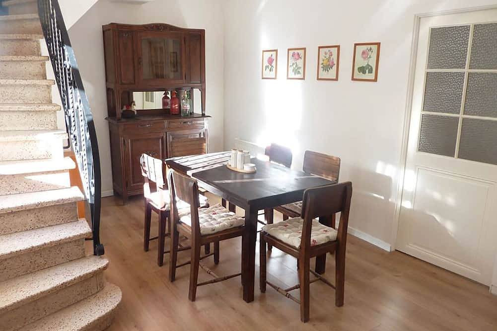 Maison de ville dans la vieille ville de Laroque in Laroque-des-Albères, Région de Céret