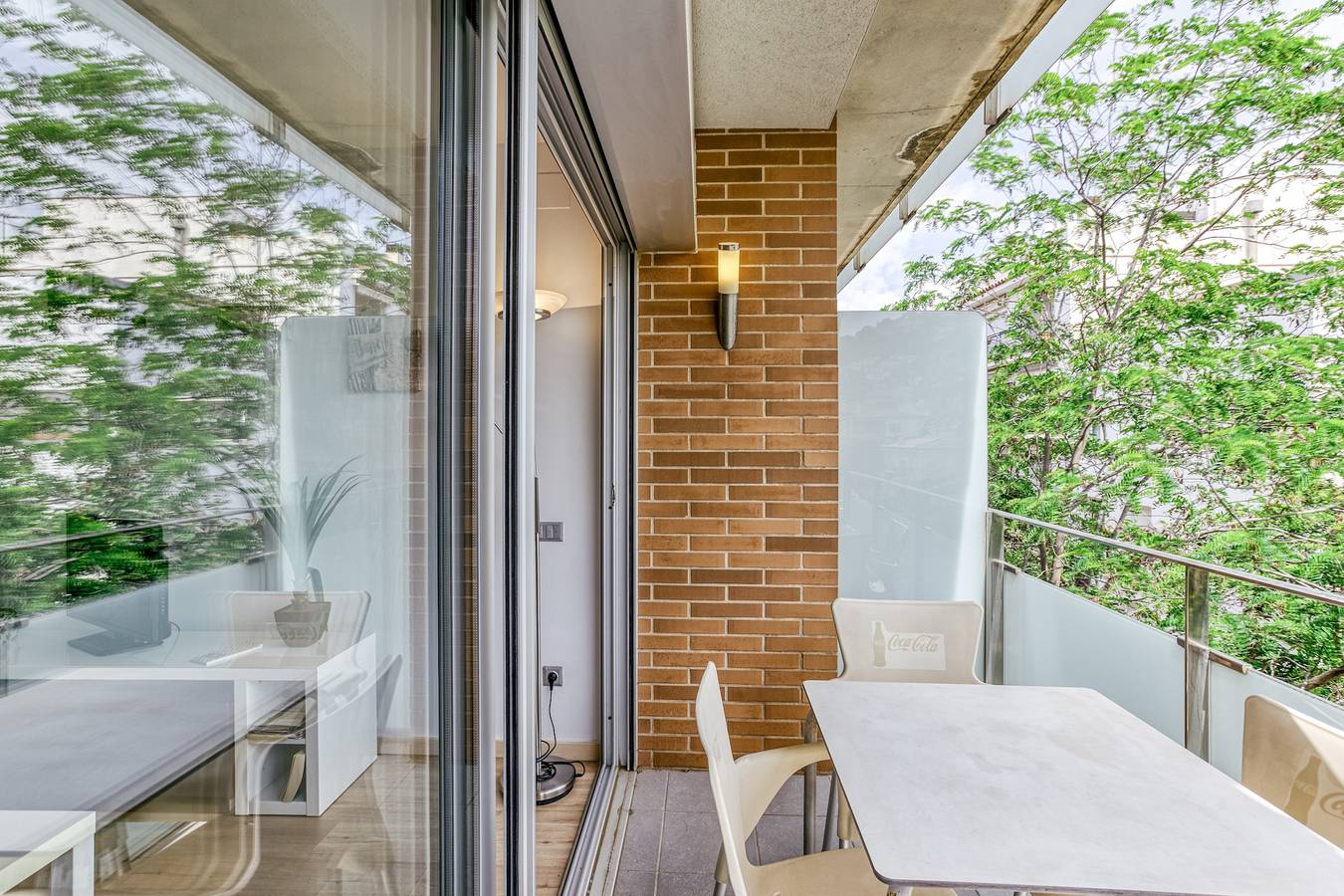 Ganze Wohnung, Ferienwohnung 'Georges' mit gemeinsamer Terrasse, Balkon und Klimaanlage in Roses Centre, Roses