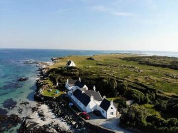 Holiday Rental for 16 People in Bunowen Electoral Division, Ballyconneely, Photo 1