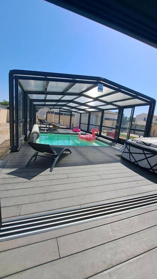 Location de vacances pour 2 personnes, avec sauna et jacuzzi ainsi que jardin et piscine à Carpentras - 4