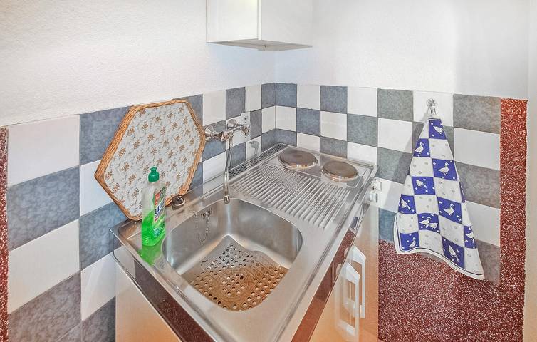 Gemütliches Apartment am Strand mit Parkplatz und Kabel-TV in Silz, Fleesensee