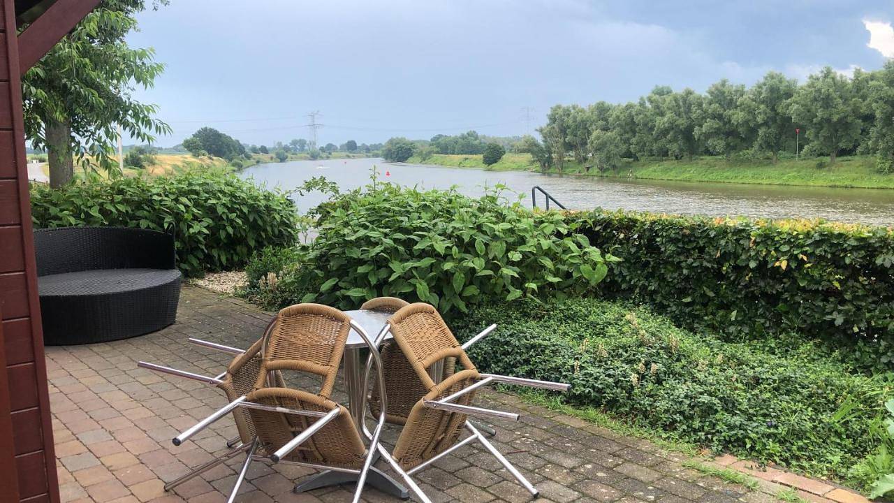 Three-Bedroom Cottage in Maaseik, Limbourg (Belgique)