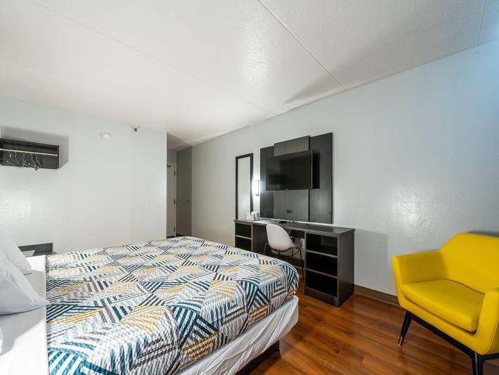 Apartamento entero, Acogedora habitación con cama king size | No fumadores in Branford (CT), Connecticut