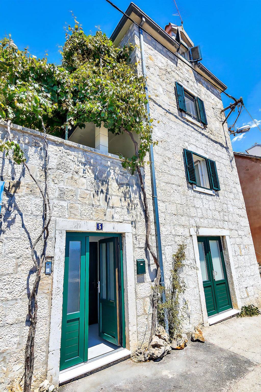 Ganze Wohnung, Apartments Luce i Jure in Makarska, Makarska Riviera