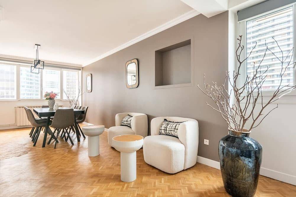 Entire apartment, Luxury apartment with Eiffel Tower view - Defense in Puteaux, Hauts-de-Seine