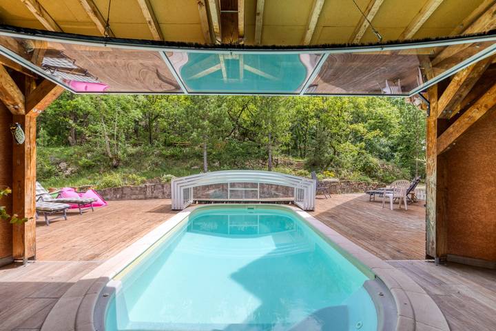 Gästezimmer „Chambre Madeleine“ mit Gemeinschaftspool, Terrasse und Wlan in Soubès, Lodève und Umgebung