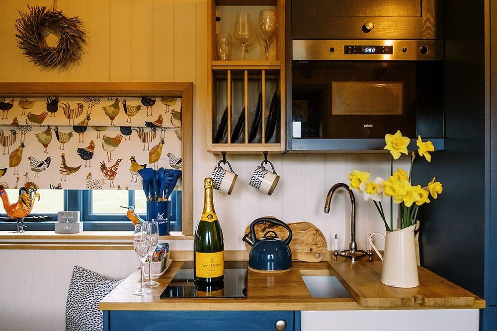 Lillie's Shepherd's Hut - Wellness & Hot Tub in Melton, Leicestershire