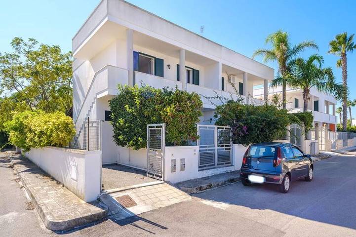 Villa for 4 people, with balcony - 1