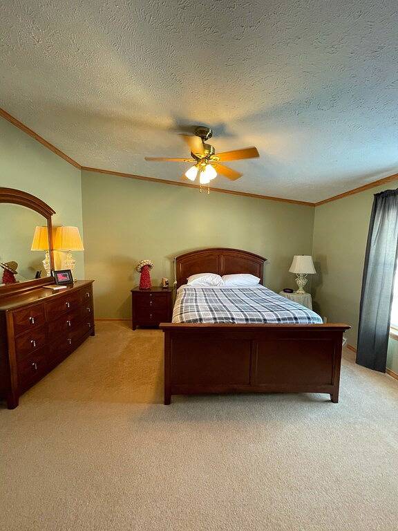 Beautiful Canal Front Houghton Lake 3/2. Close to trails. Golf cart use in sub in Prudenville, Roscommon County