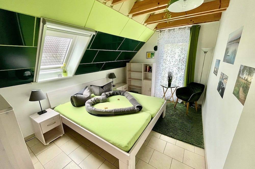 Ferienhaus am Saaler Bodden direkt am Wasser **** in Neuendorf (Bei Saal), Saal