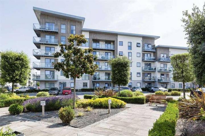 Apartment for 6 people, with Balcony and Hot tub in Maidenhead