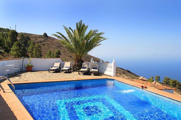 Holiday home for 4 people, with garden and terrace as well as pool - 1