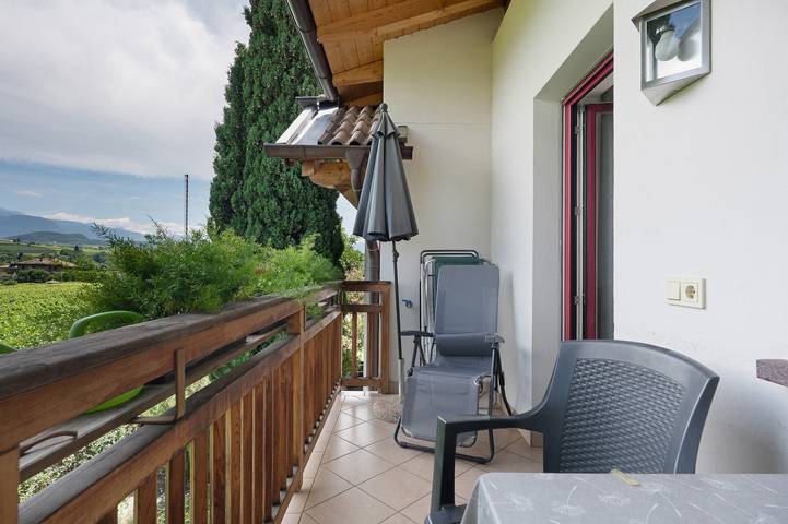Ferienwohnung für 3 Personen, mit Balkon und Garten in Eppan an der Weinstraße