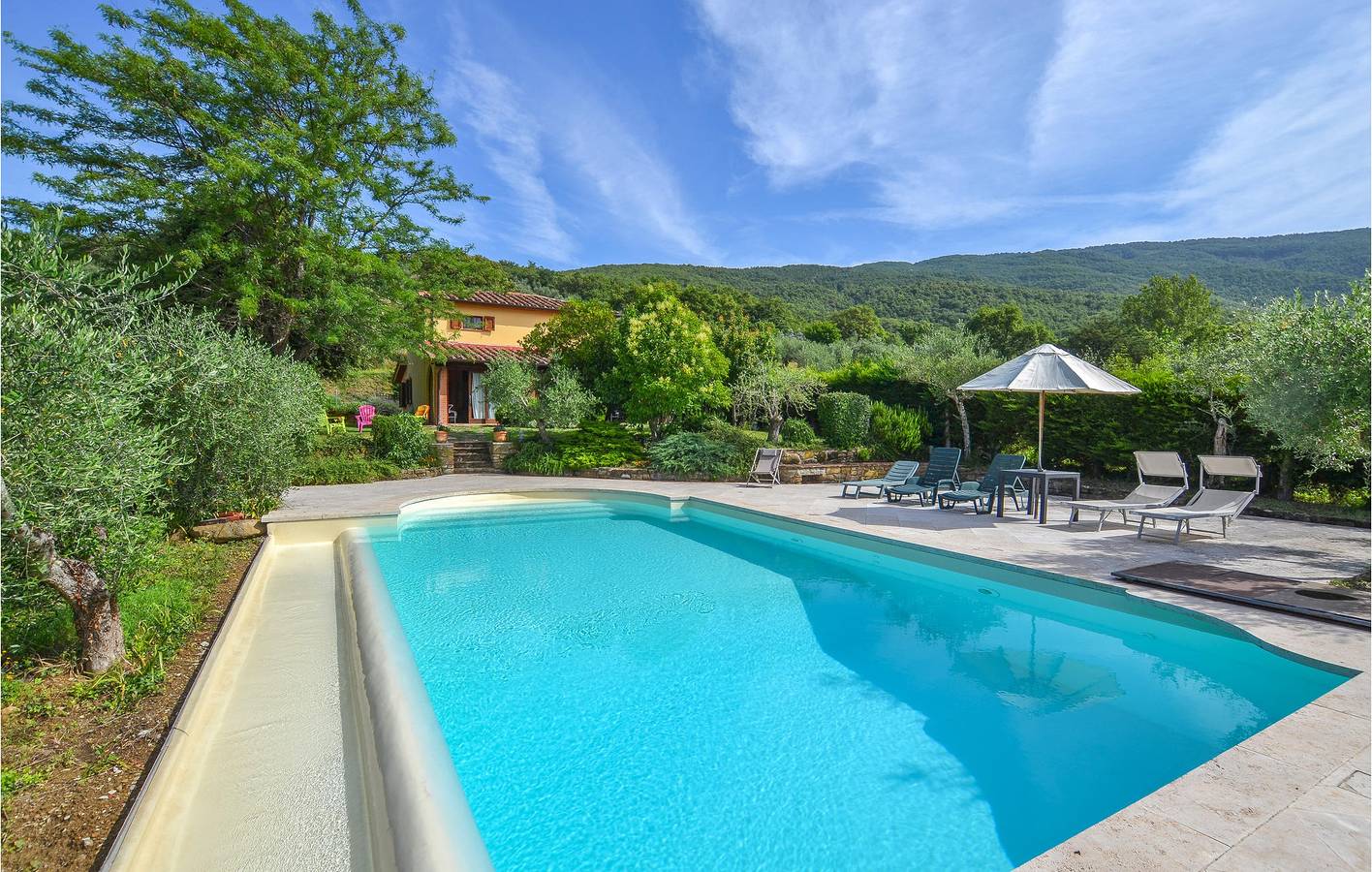 Appartamento moderno con parcheggio, piscina e giardino in Scanizza, Provincia di Arezzo