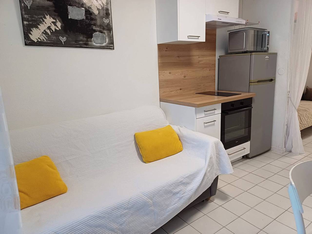 Entire apartment, T2 Apartment with Parking near Downtown in Balaruc-les-Bains, Mediterranean Coast (France)