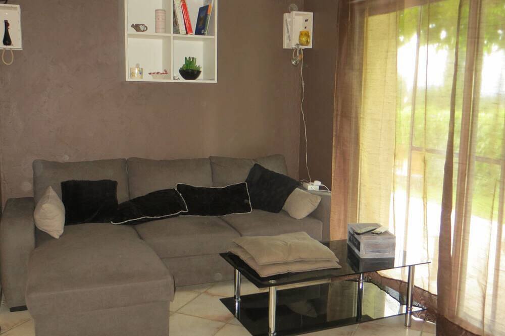 Casa independiente sin vecinos con aire acondicionado, jardín cerrado y piscina in Saumane-de-Vaucluse, Vaucluse