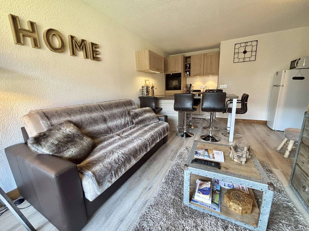 Apartamento entero, Apartamento con jardín en Praz Sur Arly, cerca del centro y las pistas, ideal para 4 personas in Praz-sur-Arly, Pays du Mont-Blanc