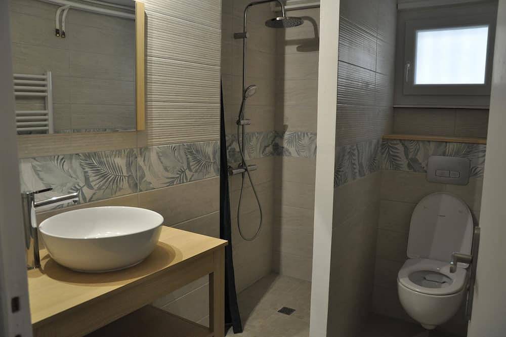 Apartamento entero, Renovated 2-room apartment on first floor near train station in Bourg-en-Bresse, Región de Bourg-en-Bresse