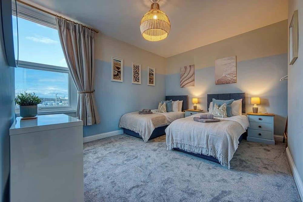 2Br Stylish, Cosy & Chic Coastal House with Garden in Portsmouth, Südostengland