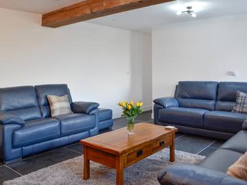 Cottage for 10 People in Powys, Mid-Wales, Photo 3