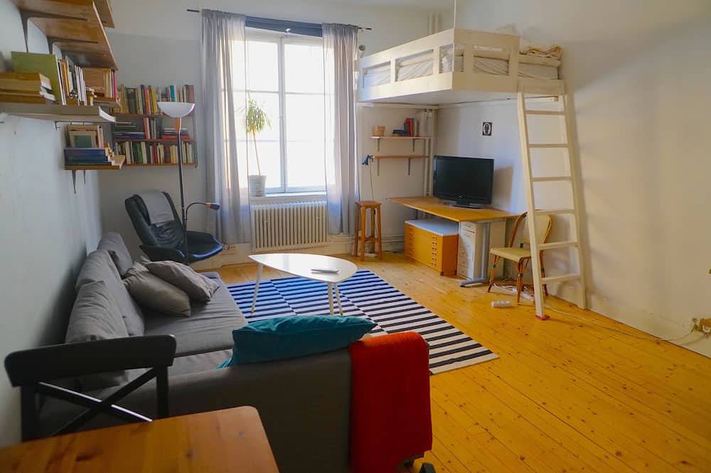 Ganze Wohnung, Spacious min from the center in Norrmalms stadsdelsområde, Stockholm